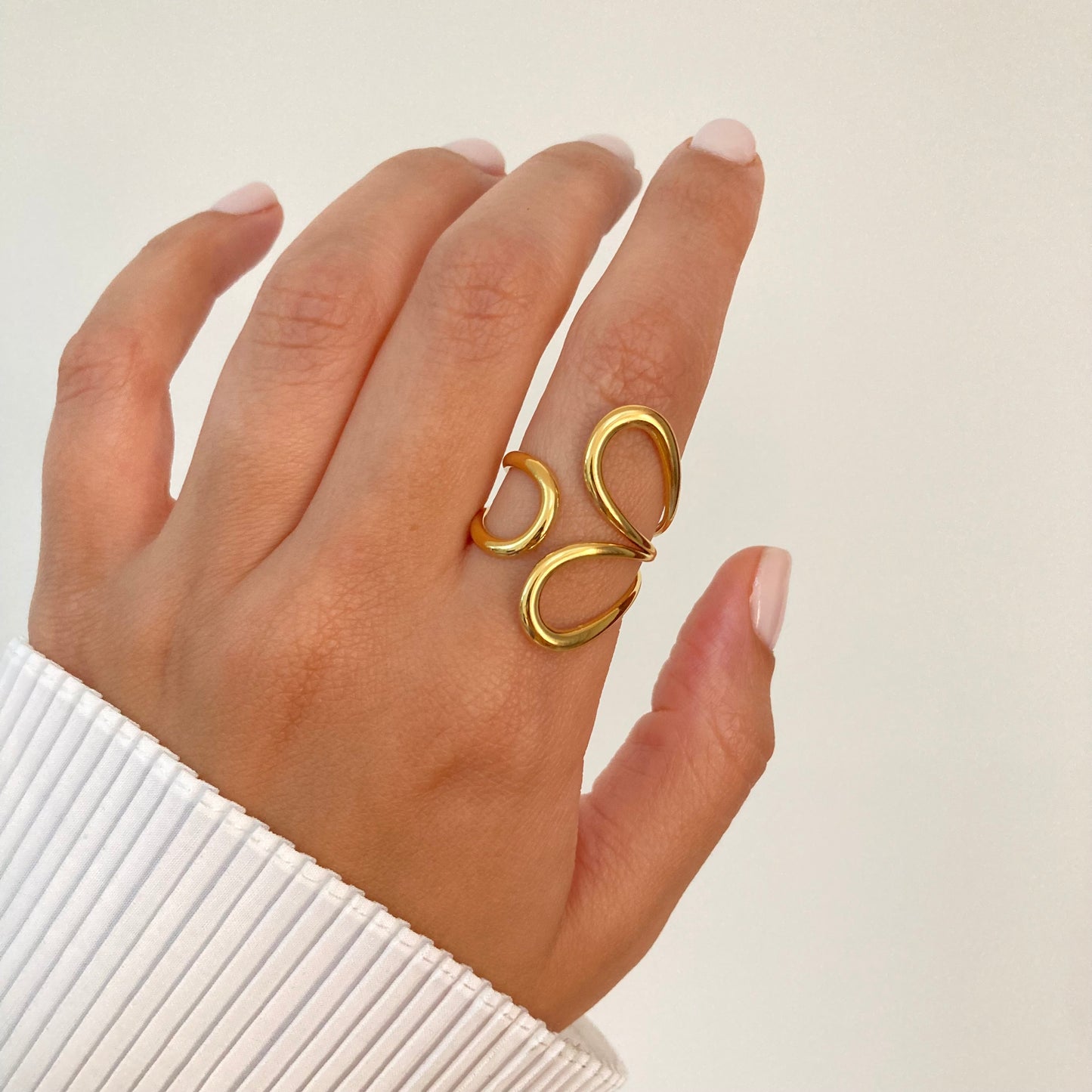 Hollow Shaped Ring