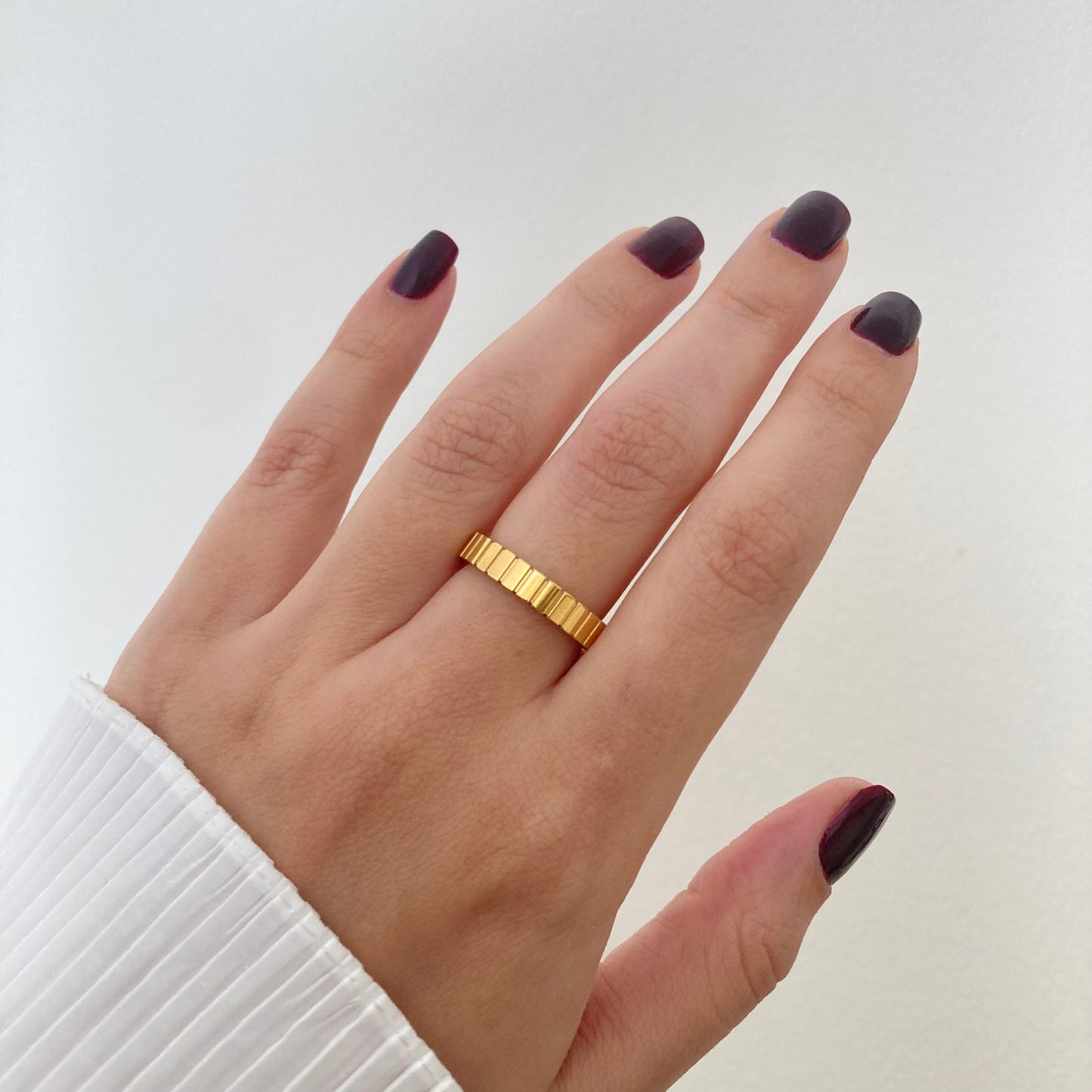 Ribbed Band Ring