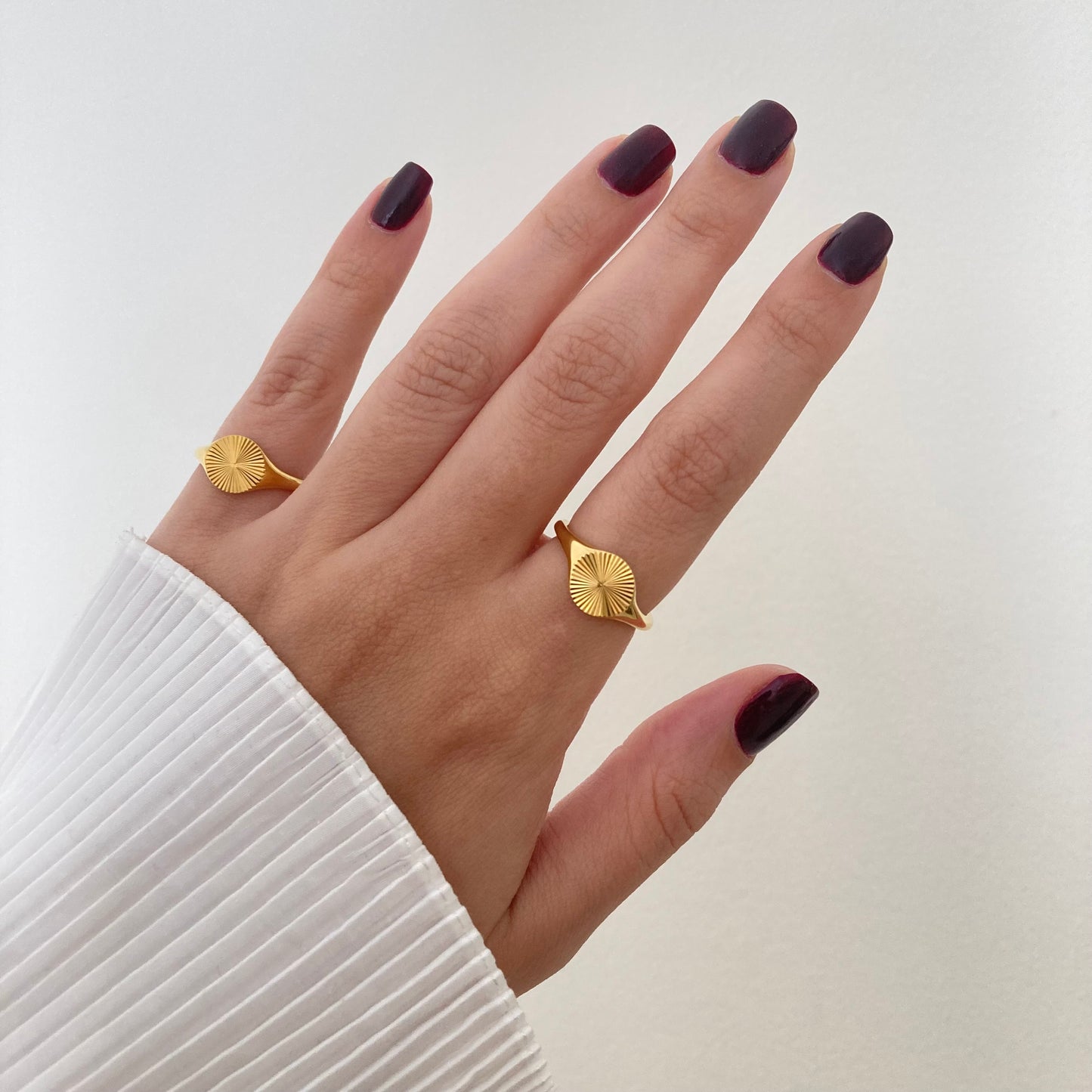 Ribbed Signet Ring
