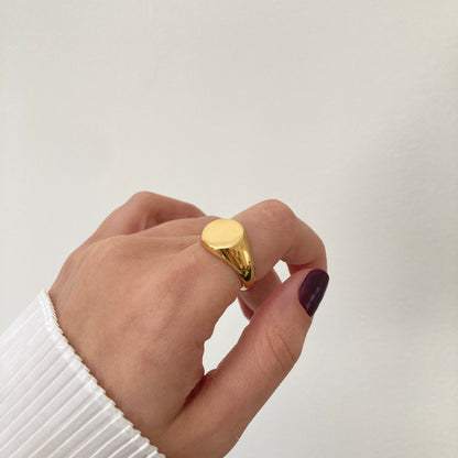 Round Signet Ring