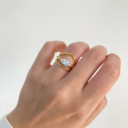 Wavy Solitaire Ring Set