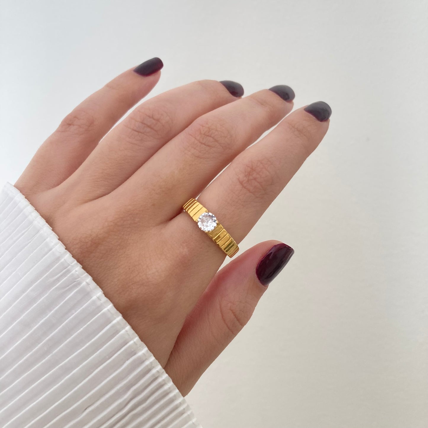 Ribbed Band Solitaire Ring