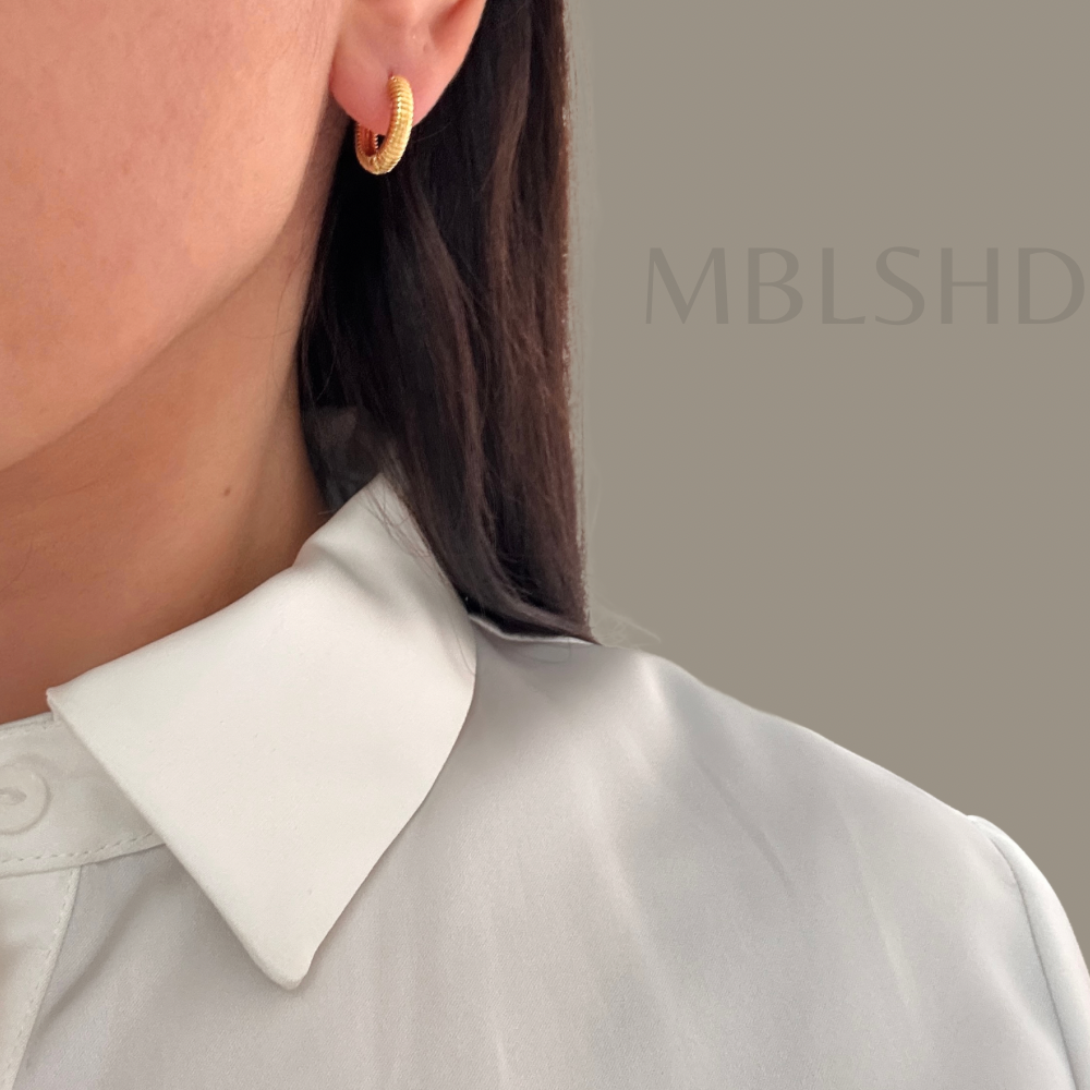 Dainty Ribbed Hoop Earrings