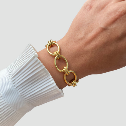 Statement O Chain Bracelet