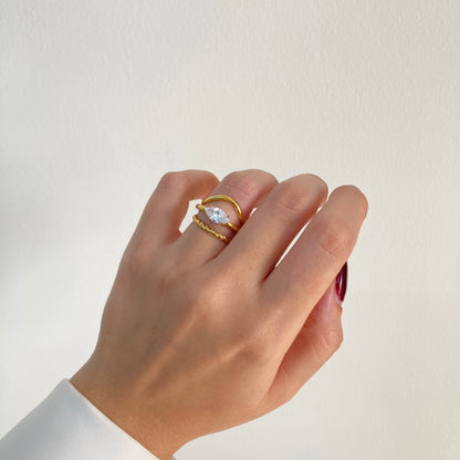 Wavy Solitaire Ring Set