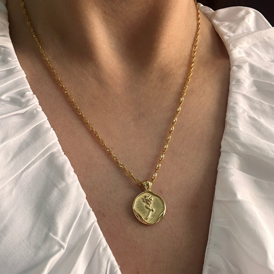 Rose Pendant Necklace