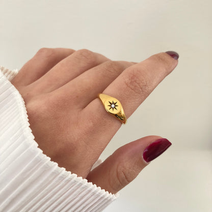 Round Star Ring