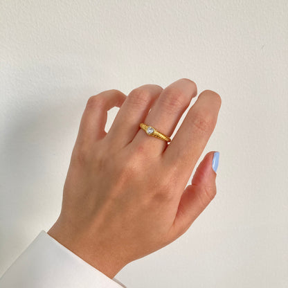 Ribbed Band Heart Ring