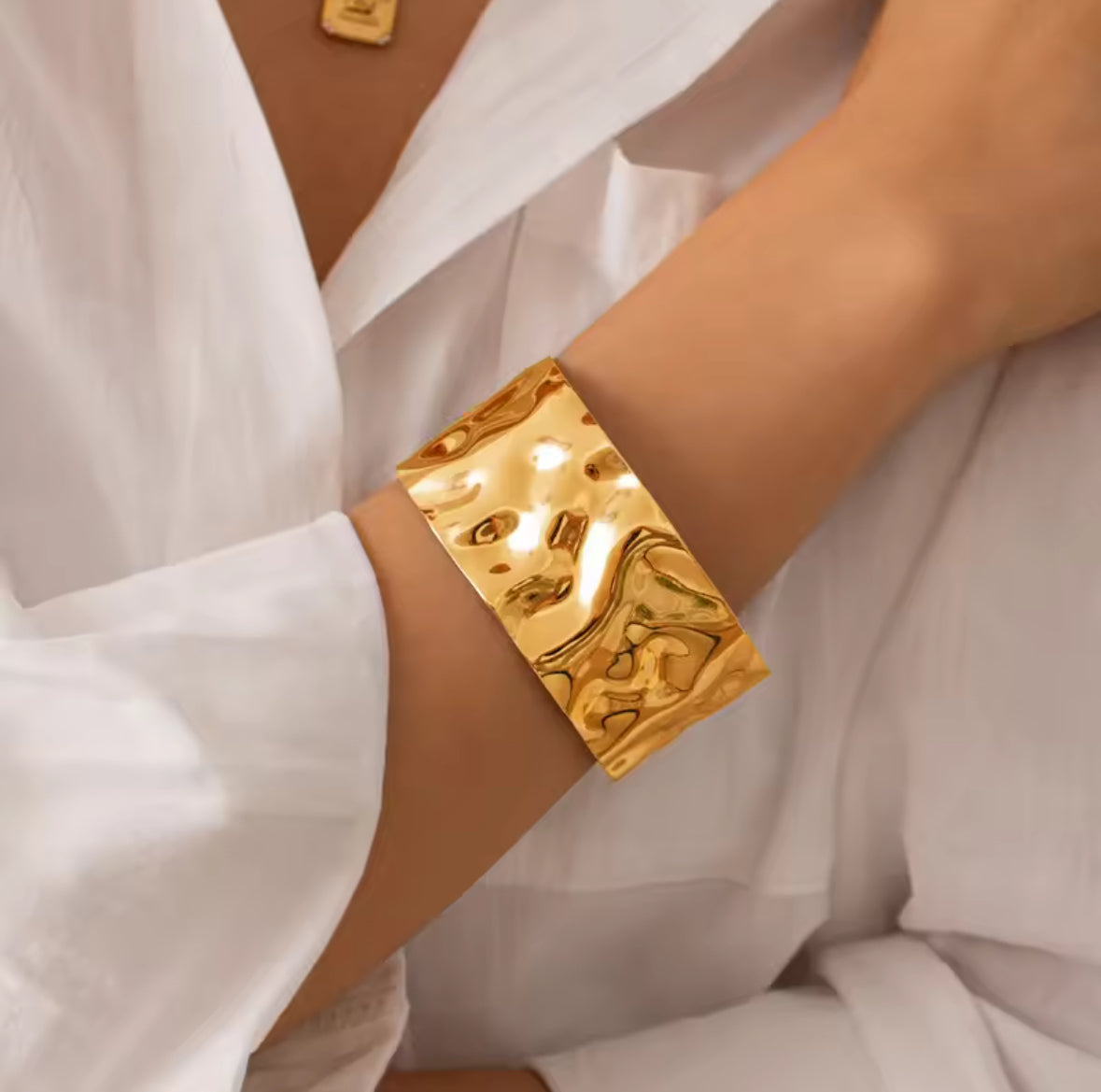 Statement Wave Bangle