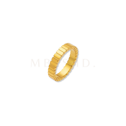 Ribbed Band Ring